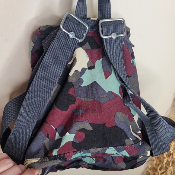 Kipling Elijah Backpack L Fem Camo Drawstring Top - Picture 4 of 13